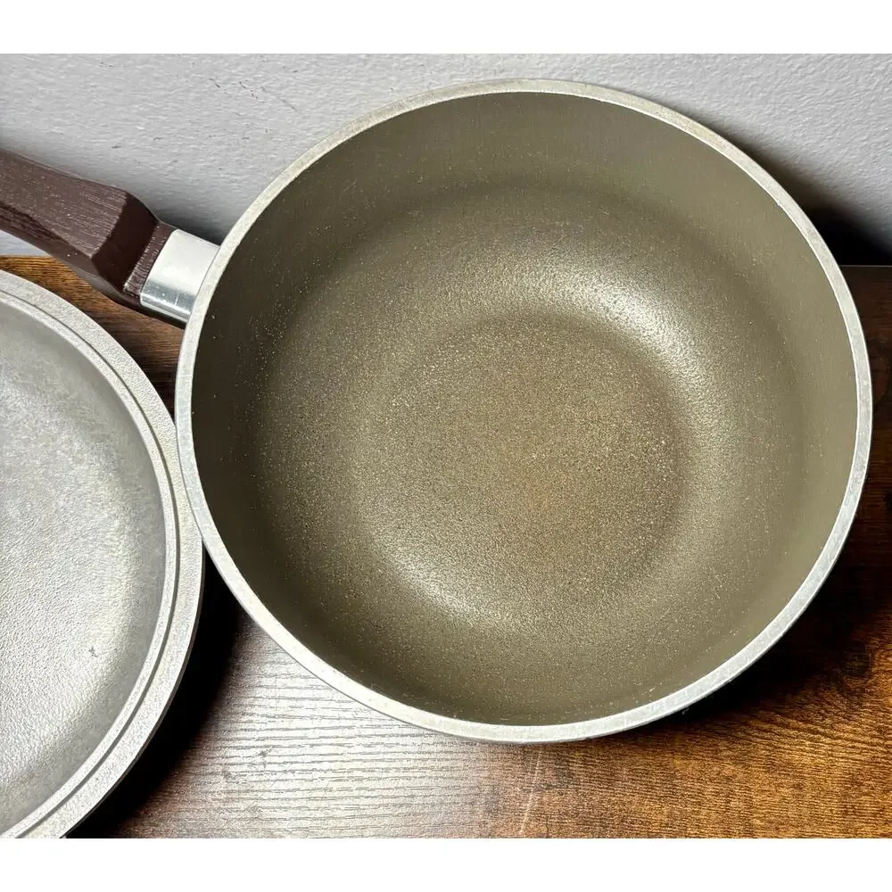 Vintage Regal Ware White Cast Aluminum 3 QT Large Striped Saucepan with Lid